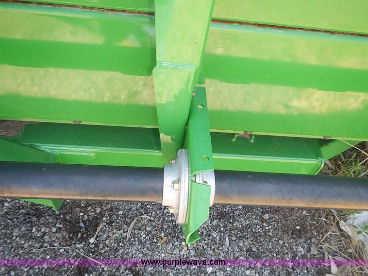 image for item J3232 2009 John Deere 612C corn head