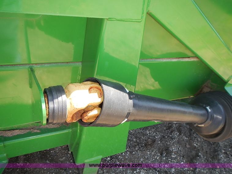 image for item J3232 2009 John Deere 612C corn head