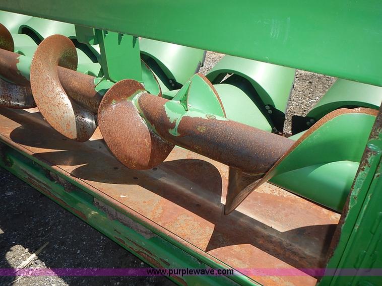 image for item J3232 2009 John Deere 612C corn head