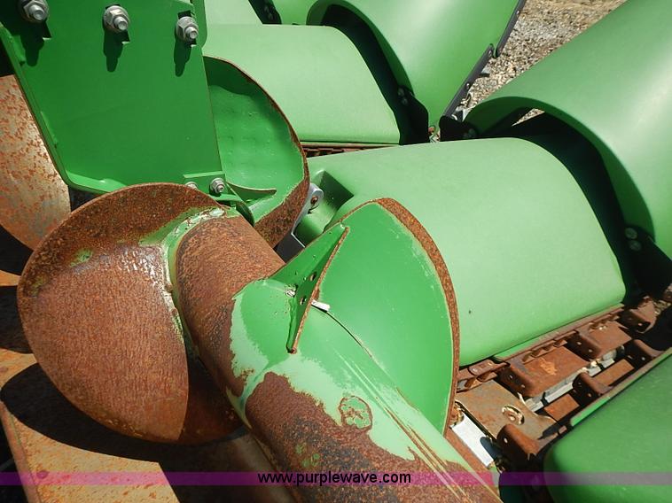 image for item J3232 2009 John Deere 612C corn head