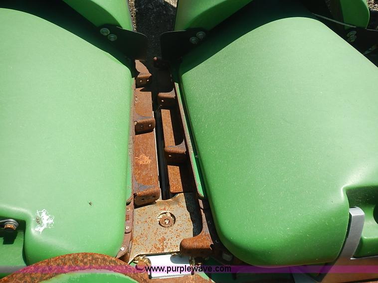 image for item J3232 2009 John Deere 612C corn head