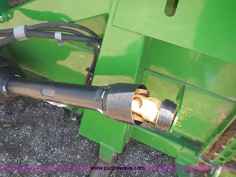 image for item J3232 2009 John Deere 612C corn head