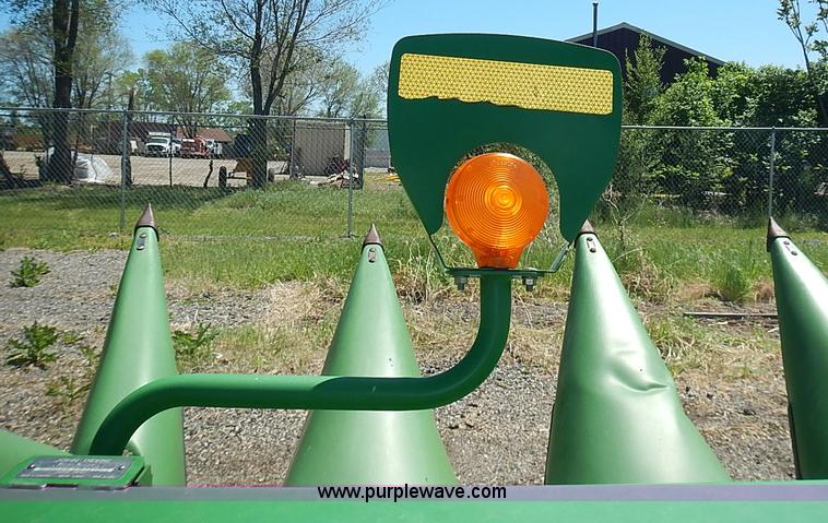 image for item J3232 2009 John Deere 612C corn head