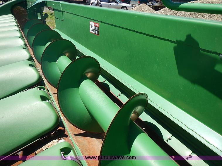 image for item J3232 2009 John Deere 612C corn head