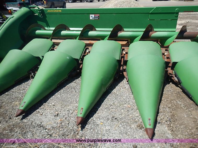 image for item J3232 2009 John Deere 612C corn head