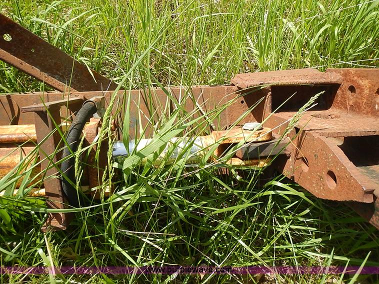 image for item J3241 John Deere log splitter