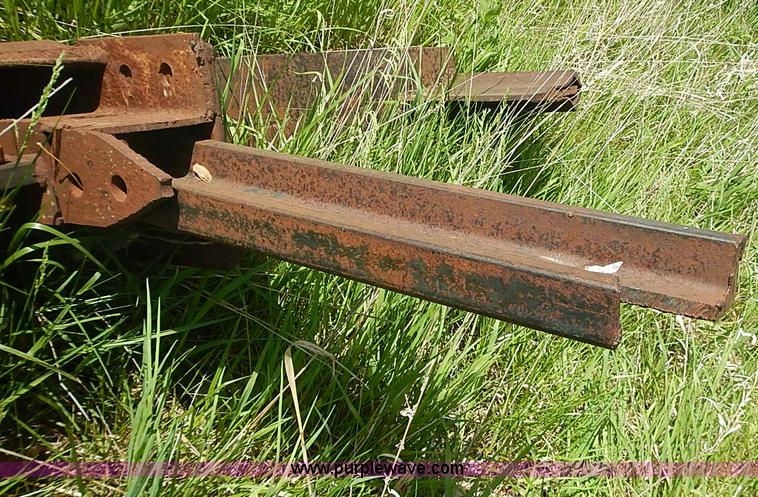 image for item J3241 John Deere log splitter