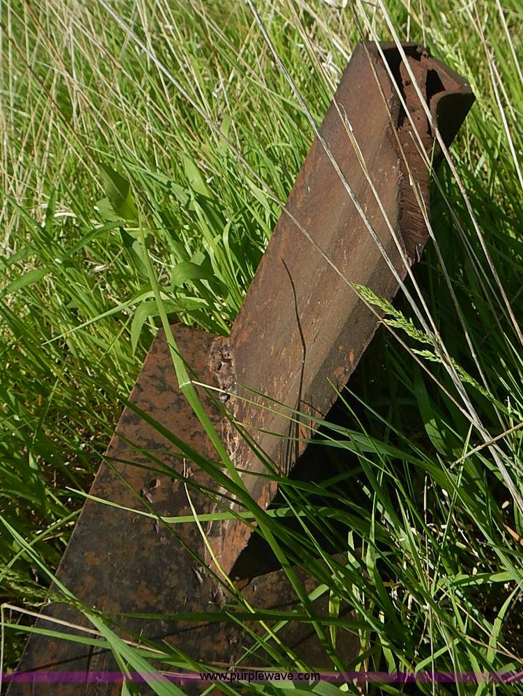 image for item J3241 John Deere log splitter