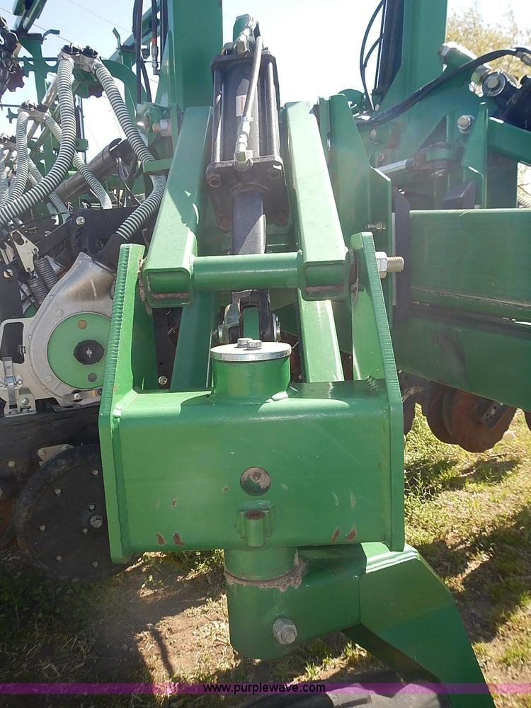 image for item J3248 2007 Great Plains YP1625-32TR twin row planter