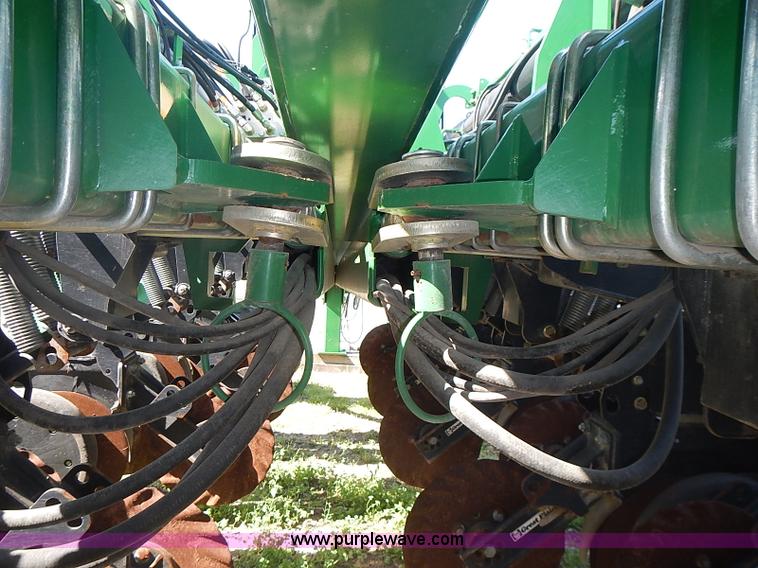 image for item J3248 2007 Great Plains YP1625-32TR twin row planter