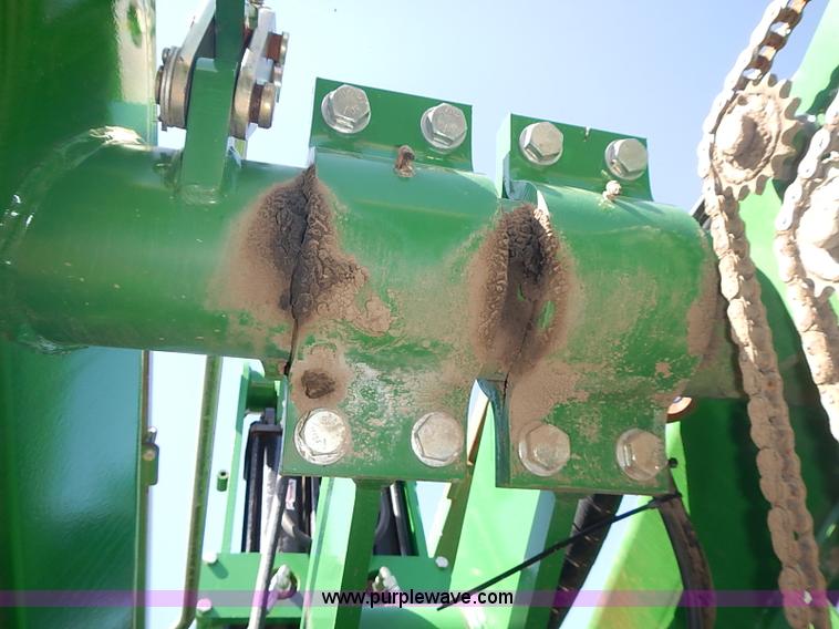 image for item J3248 2007 Great Plains YP1625-32TR twin row planter