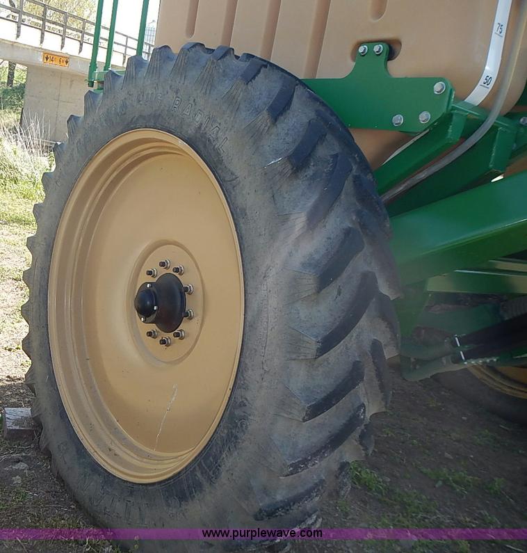 image for item J3248 2007 Great Plains YP1625-32TR twin row planter