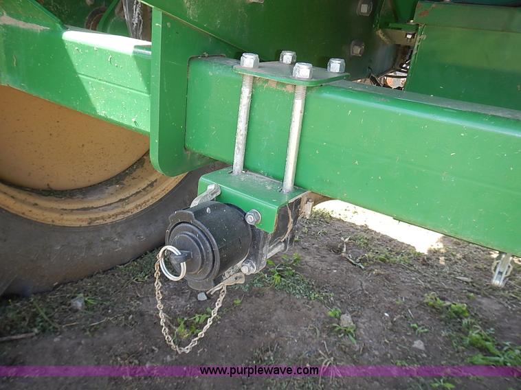 image for item J3248 2007 Great Plains YP1625-32TR twin row planter