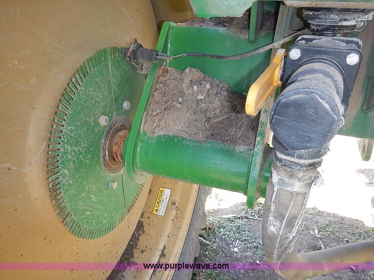 image for item J3248 2007 Great Plains YP1625-32TR twin row planter