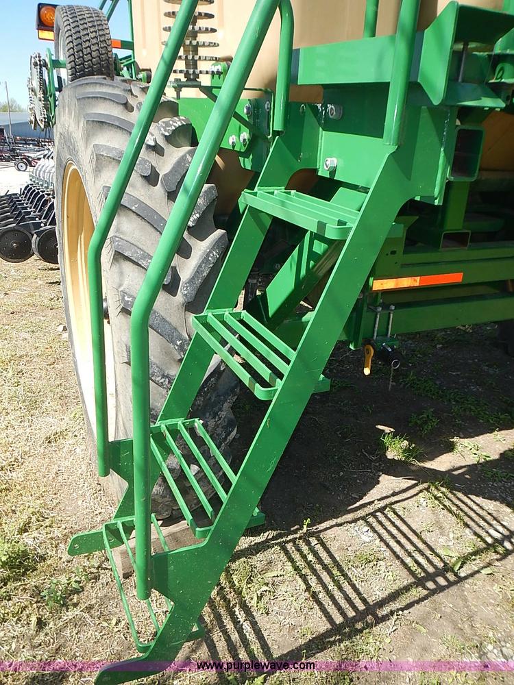 image for item J3248 2007 Great Plains YP1625-32TR twin row planter