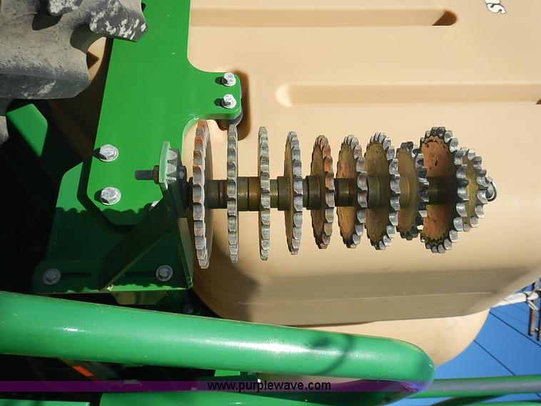 image for item J3248 2007 Great Plains YP1625-32TR twin row planter