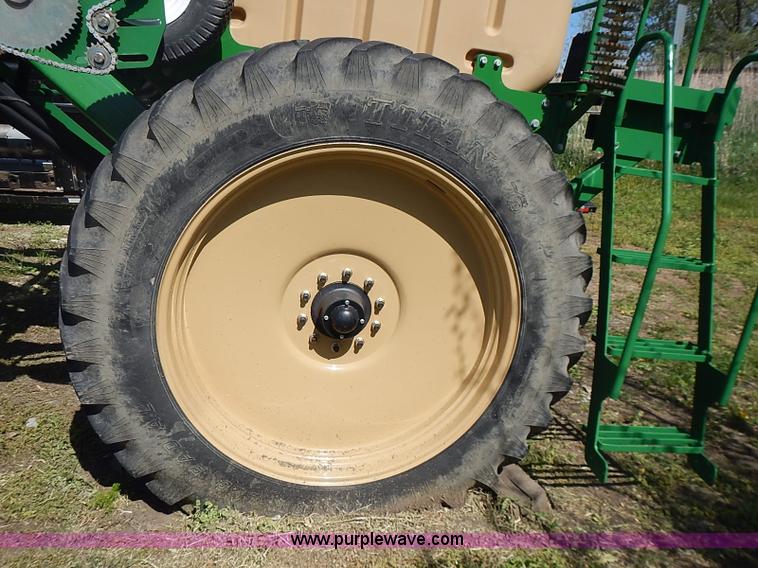 image for item J3248 2007 Great Plains YP1625-32TR twin row planter