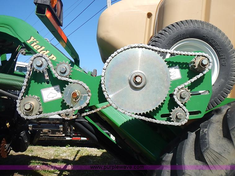 image for item J3248 2007 Great Plains YP1625-32TR twin row planter