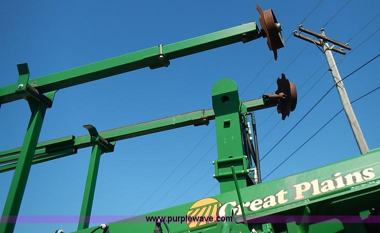 image for item J3248 2007 Great Plains YP1625-32TR twin row planter