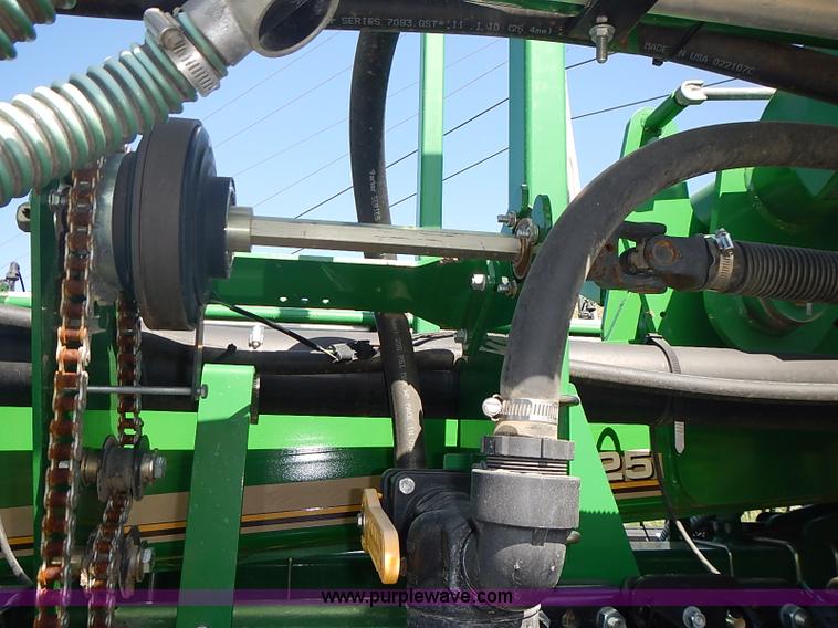 image for item J3248 2007 Great Plains YP1625-32TR twin row planter