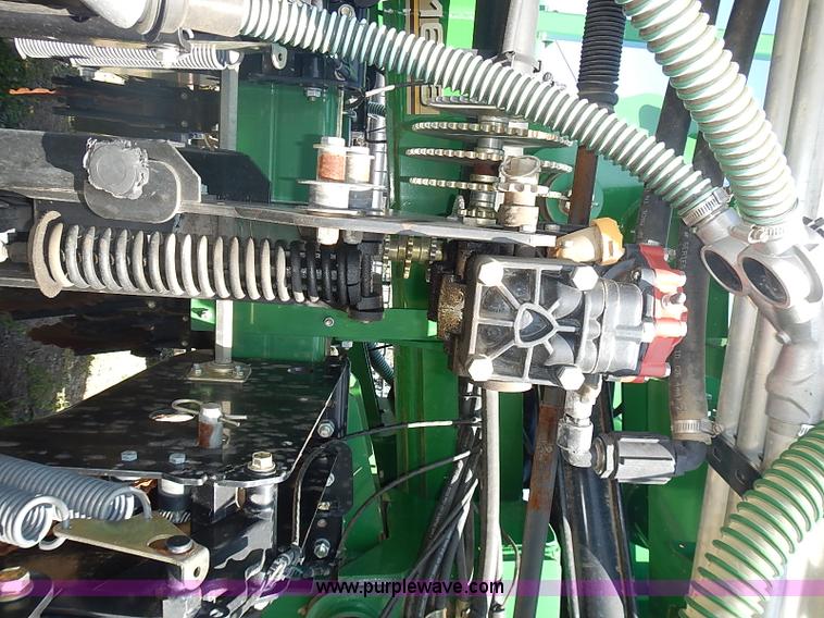 image for item J3248 2007 Great Plains YP1625-32TR twin row planter