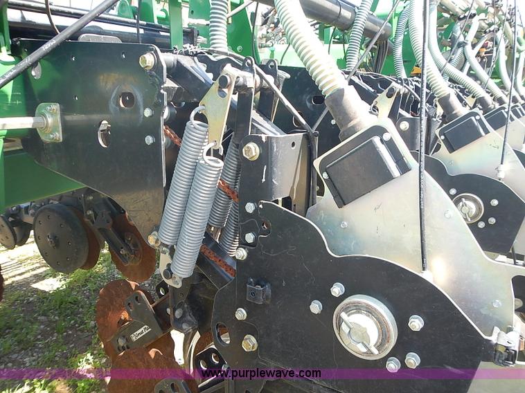 image for item J3248 2007 Great Plains YP1625-32TR twin row planter