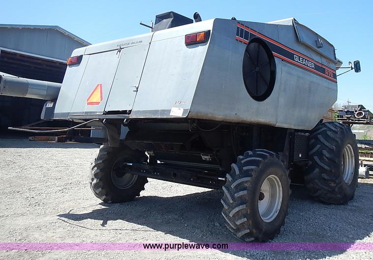 image for item J3249 1992 Gleaner R72 combine