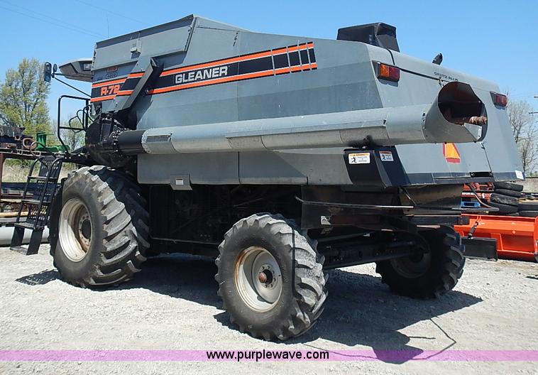 image for item J3249 1992 Gleaner R72 combine