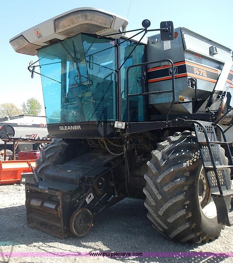 image for item J3249 1992 Gleaner R72 combine