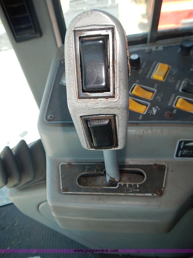 image for item J3249 1992 Gleaner R72 combine