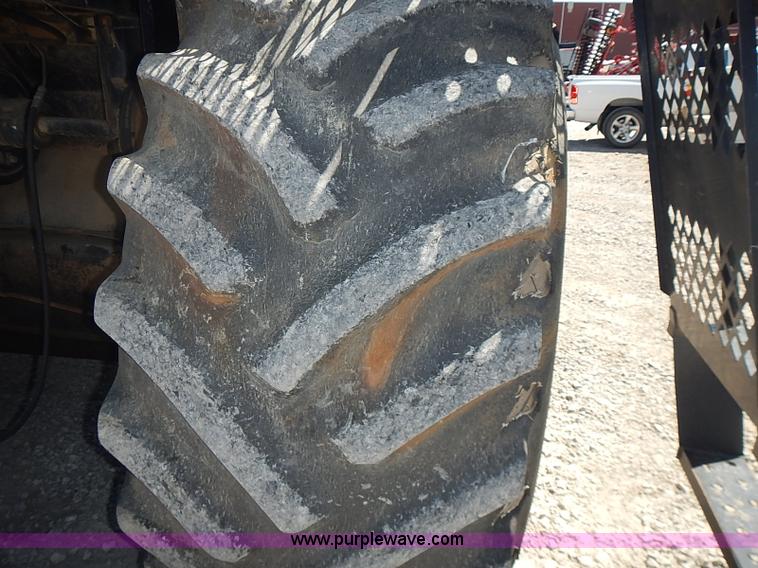 image for item J3249 1992 Gleaner R72 combine