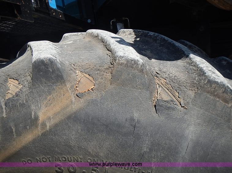 image for item J3249 1992 Gleaner R72 combine