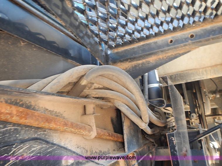 image for item J3249 1992 Gleaner R72 combine