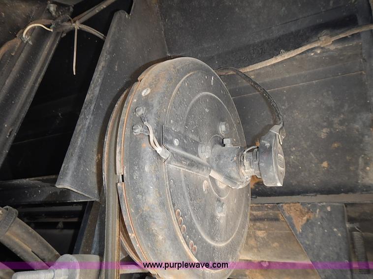 image for item J3249 1992 Gleaner R72 combine