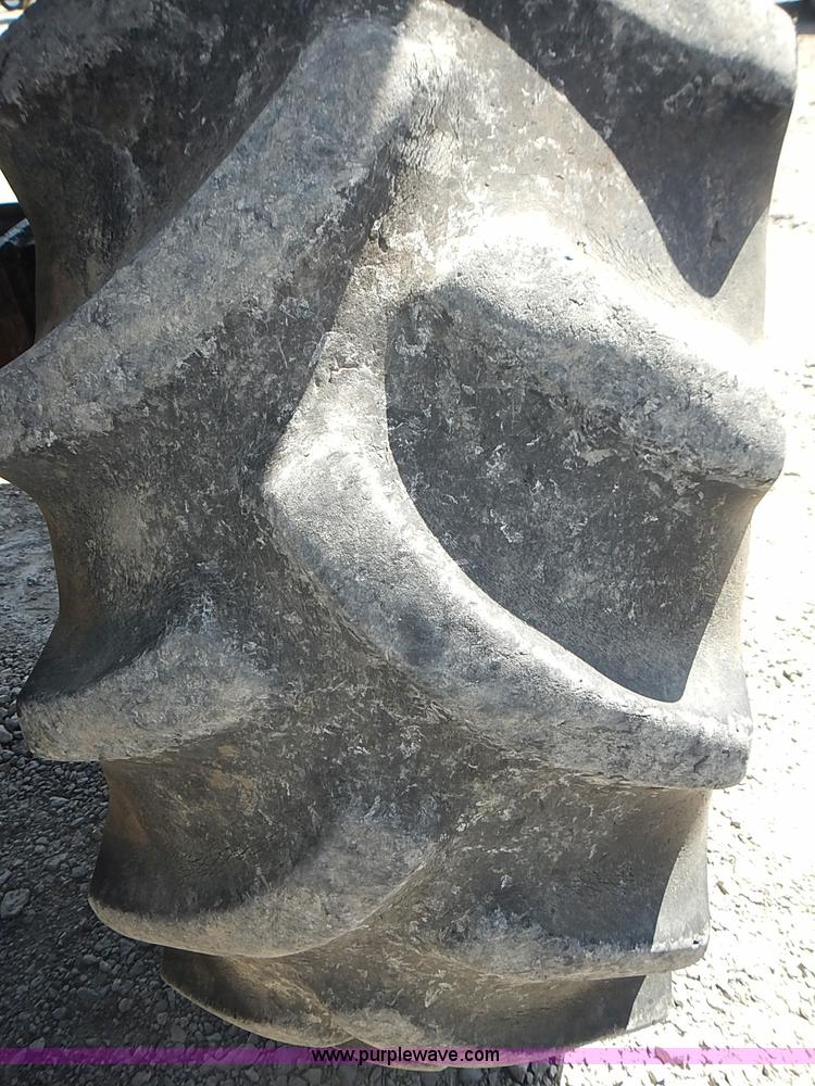 image for item J3249 1992 Gleaner R72 combine