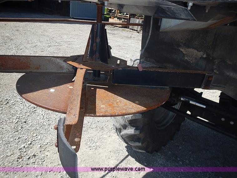 image for item J3249 1992 Gleaner R72 combine