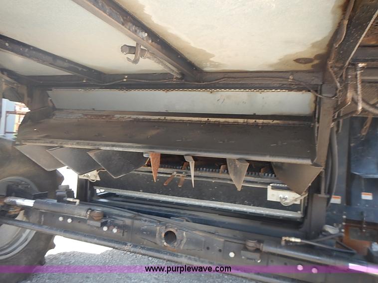 image for item J3249 1992 Gleaner R72 combine