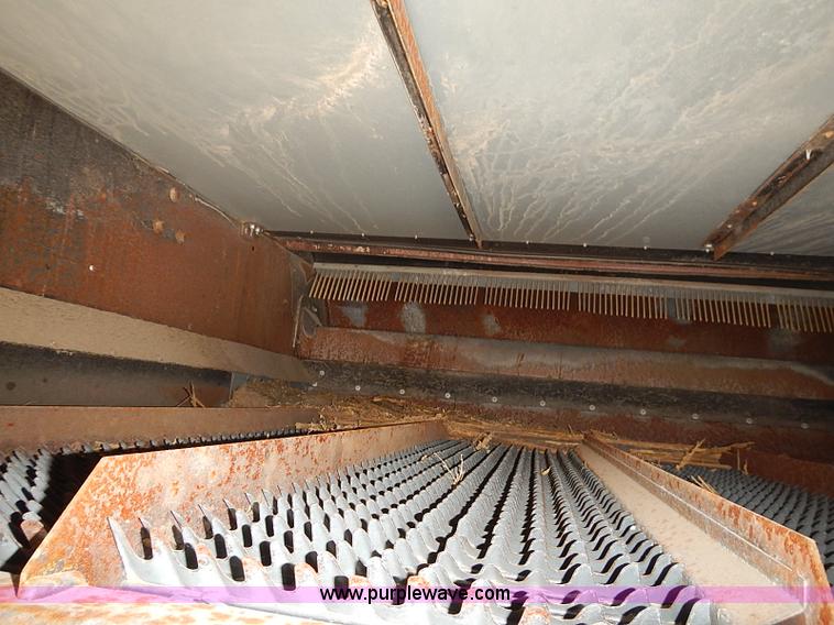 image for item J3249 1992 Gleaner R72 combine