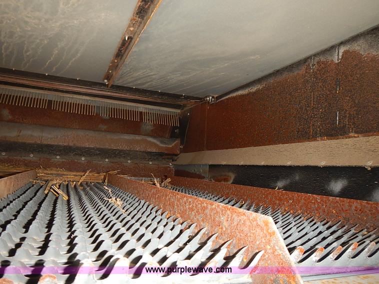 image for item J3249 1992 Gleaner R72 combine