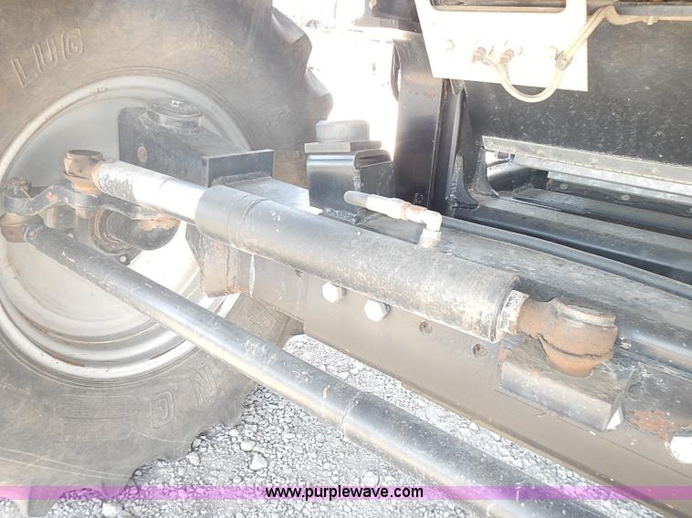 image for item J3249 1992 Gleaner R72 combine