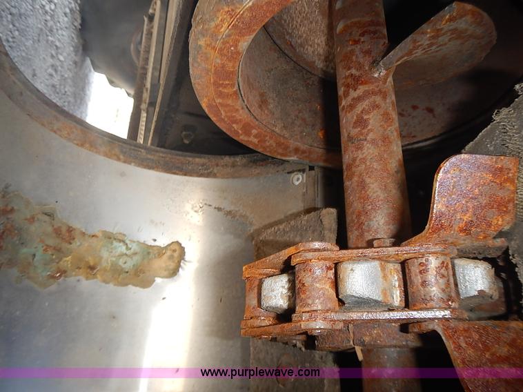 image for item J3249 1992 Gleaner R72 combine