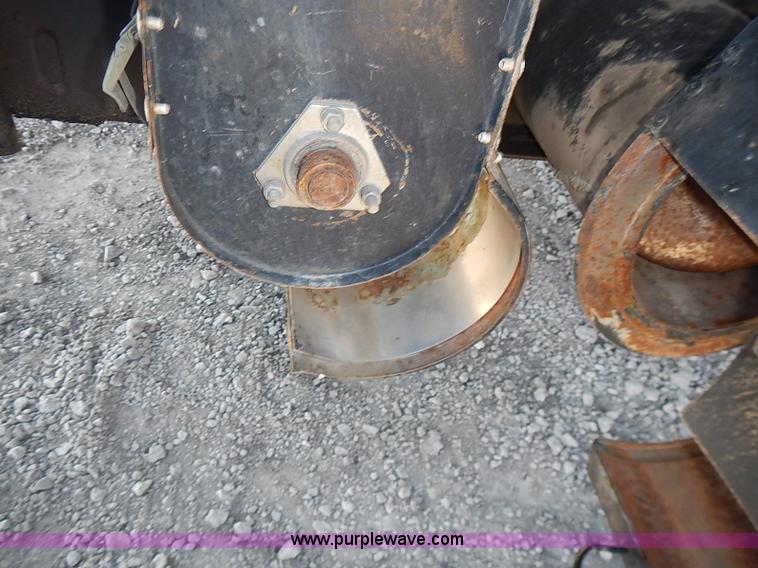 image for item J3249 1992 Gleaner R72 combine