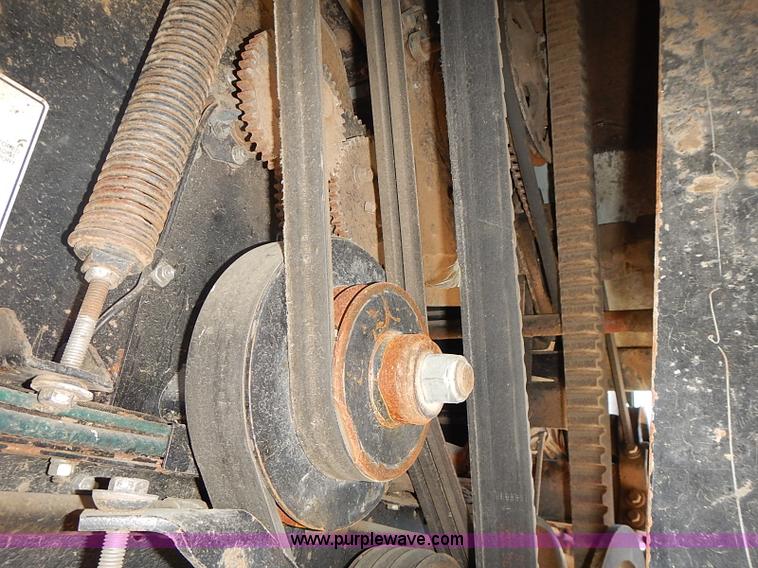 image for item J3249 1992 Gleaner R72 combine