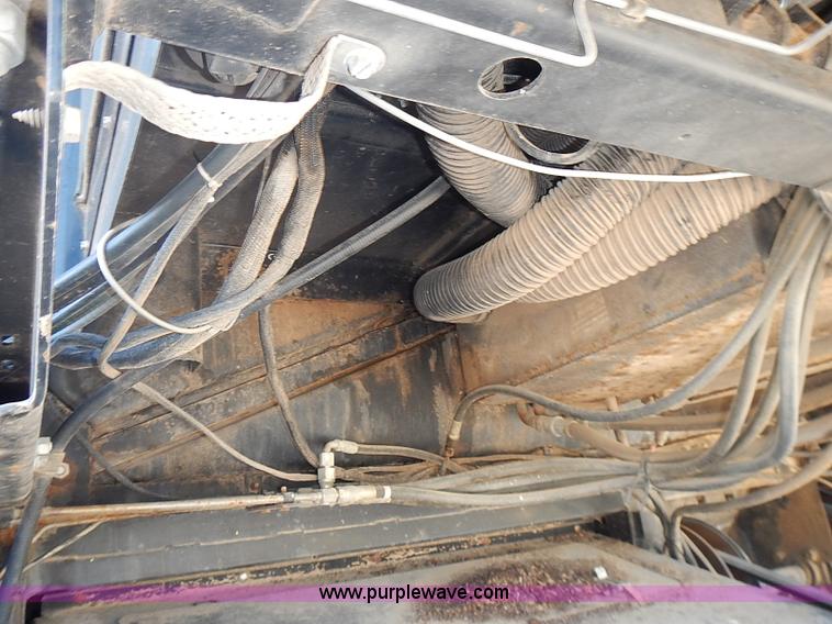 image for item J3249 1992 Gleaner R72 combine