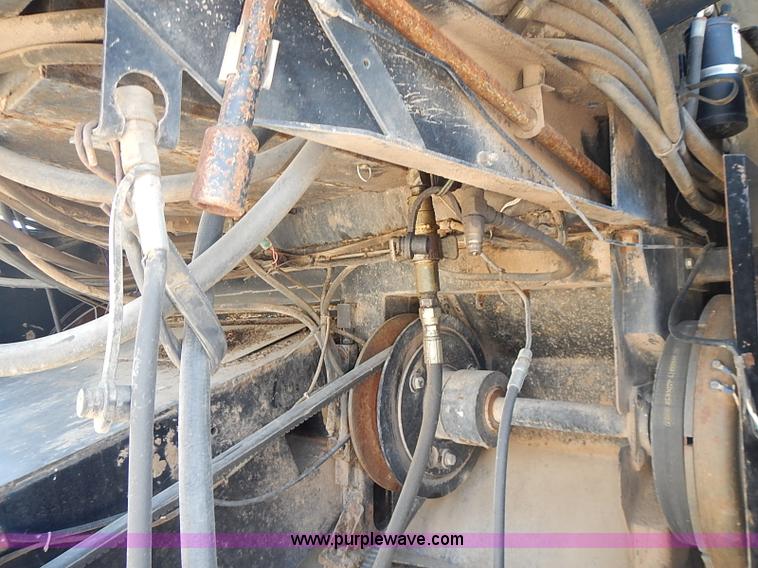 image for item J3249 1992 Gleaner R72 combine