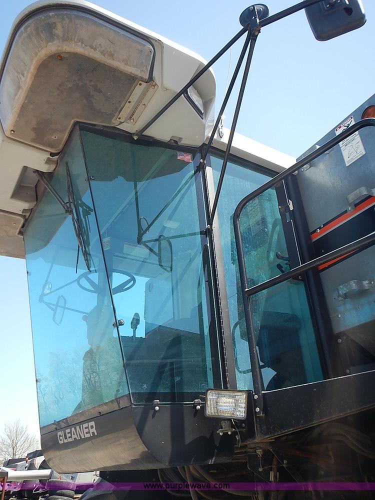 image for item J3249 1992 Gleaner R72 combine