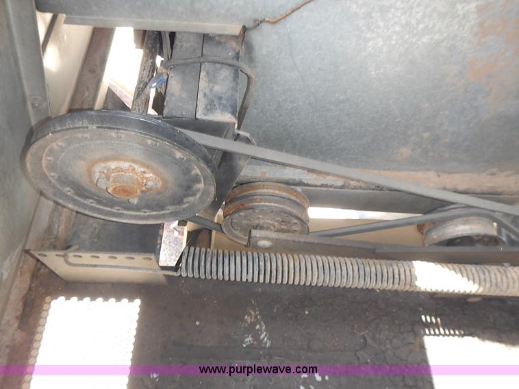 image for item J3249 1992 Gleaner R72 combine