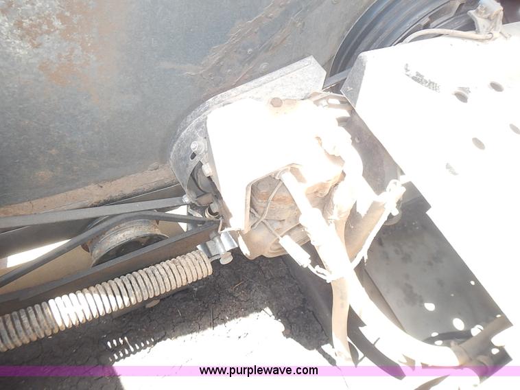 image for item J3249 1992 Gleaner R72 combine