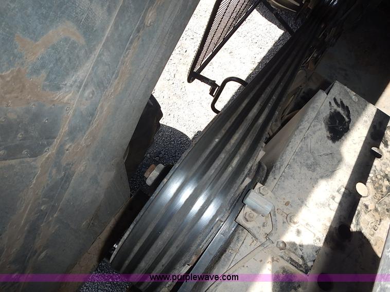 image for item J3249 1992 Gleaner R72 combine