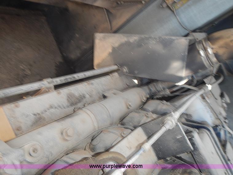 image for item J3249 1992 Gleaner R72 combine